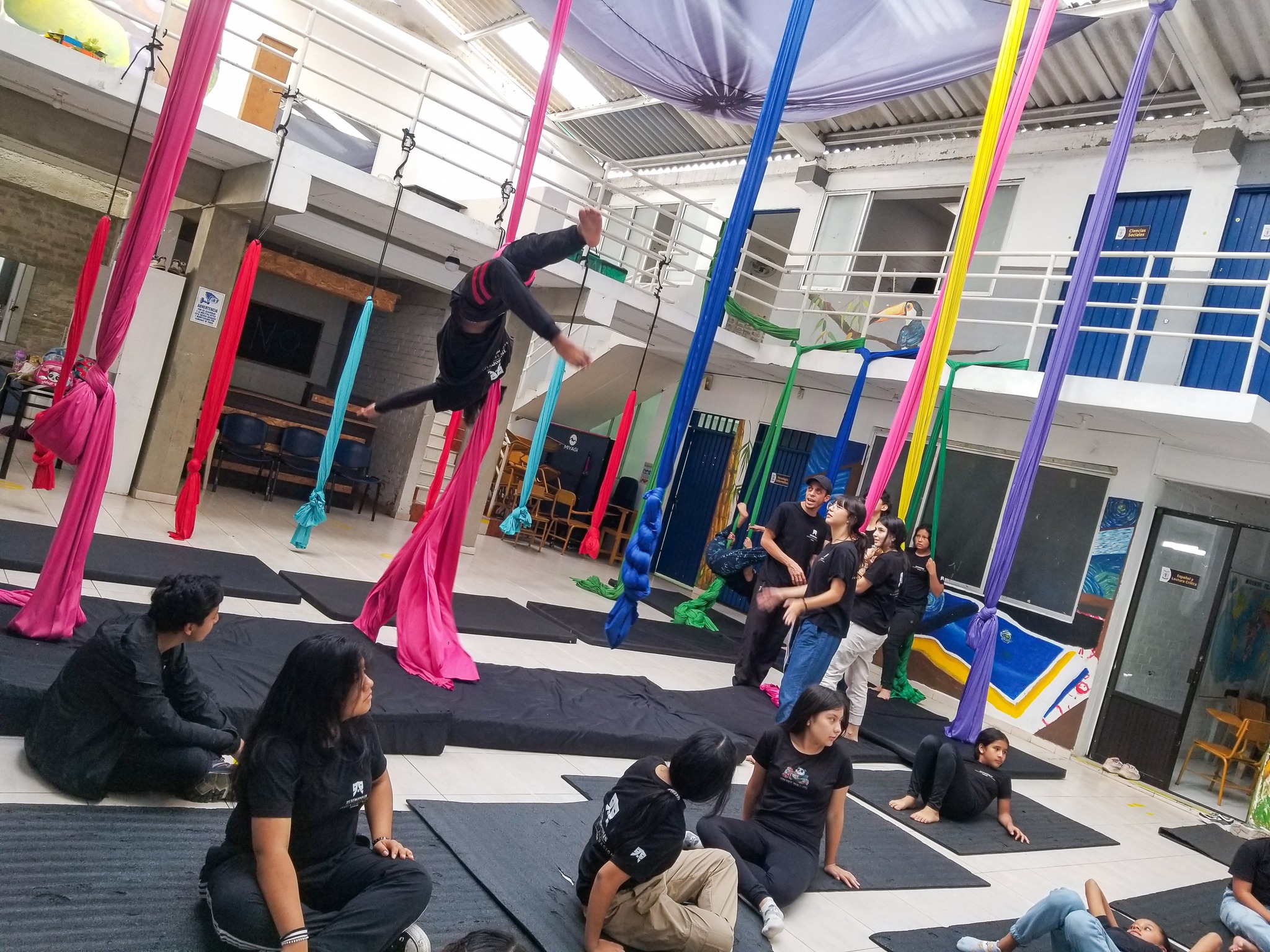 Entrenamiento en artes circenses y acrobacia